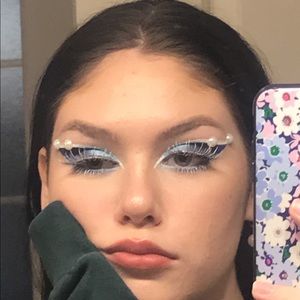 Meet your Posher, Lucy